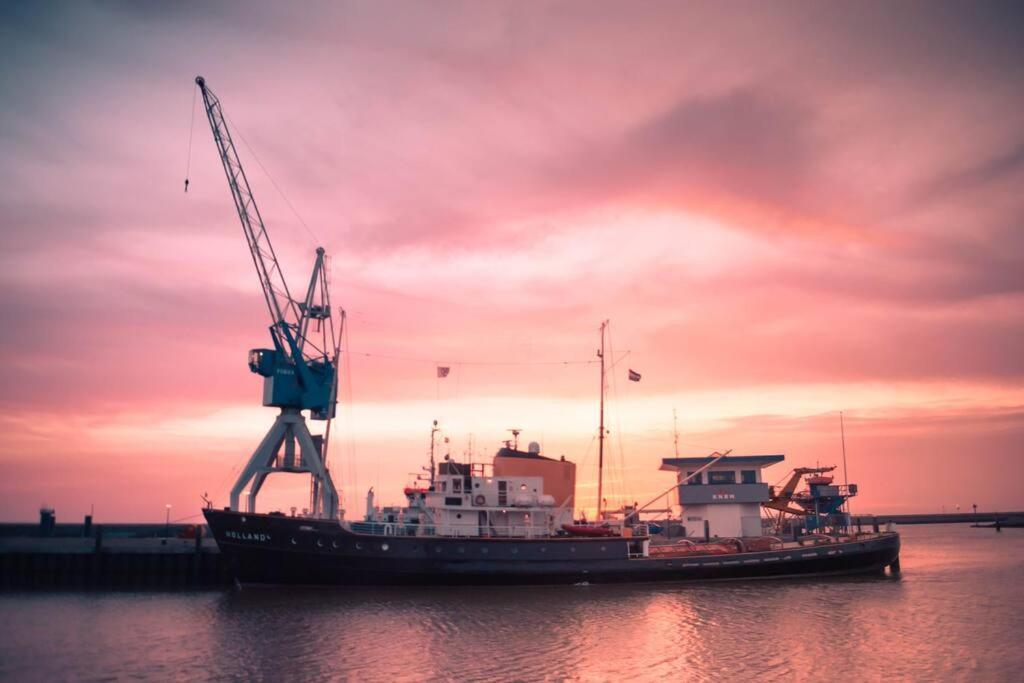Unieke Woonboot In Harlingen Apartment Екстериор снимка